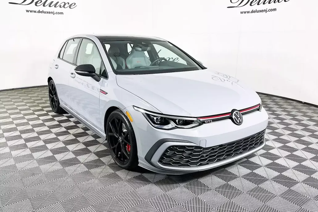 2024 Volkswagen Golf GTI 380 SE photo 1
