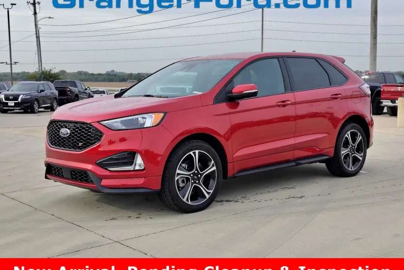 2024 Ford Edge ST photo 1
