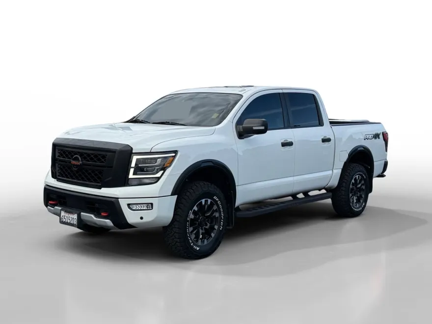 2021 Nissan Titan PRO-4X photo 1
