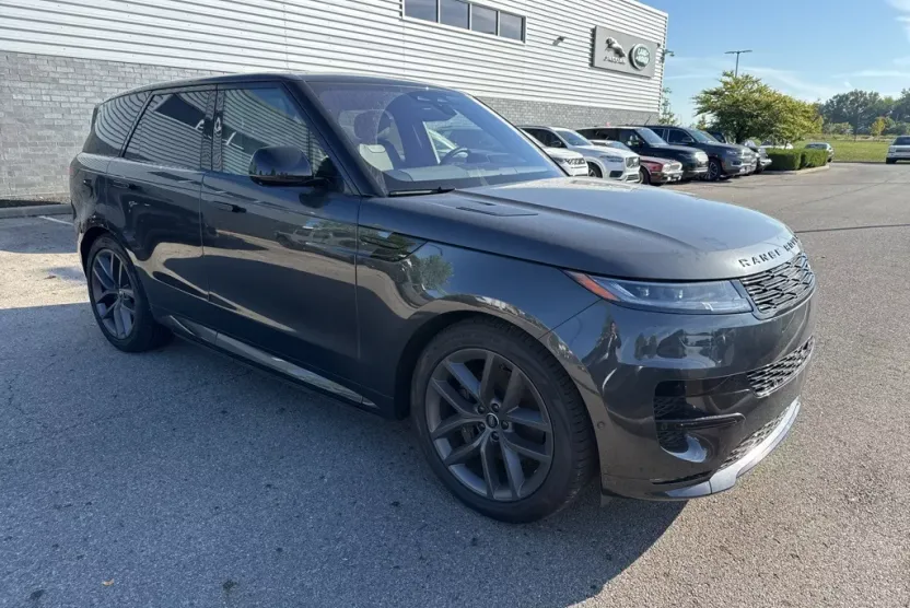 2023 Land Rover Range Rover Sport SE photo 1