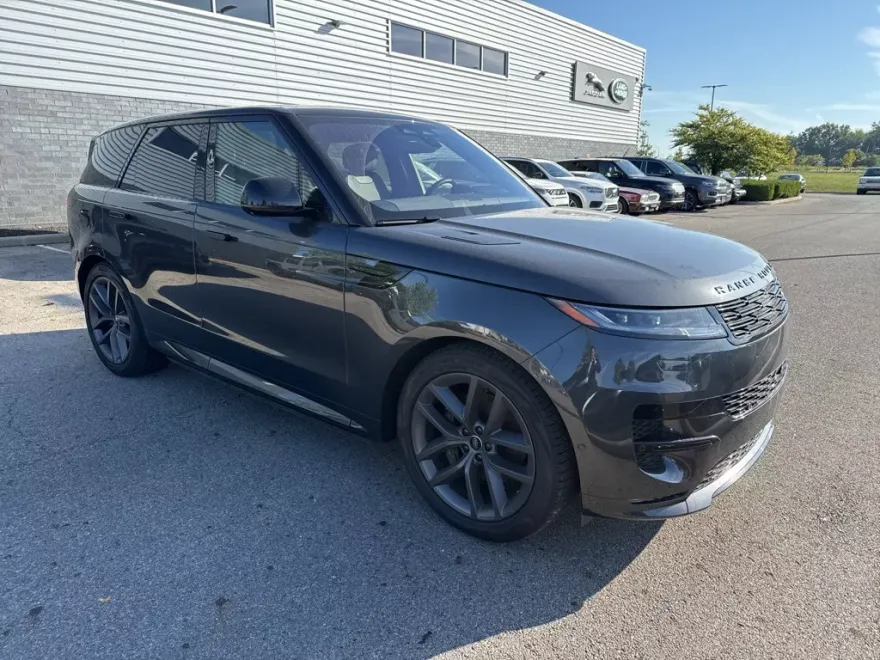2023 Land Rover Range Rover Sport SE photo 1