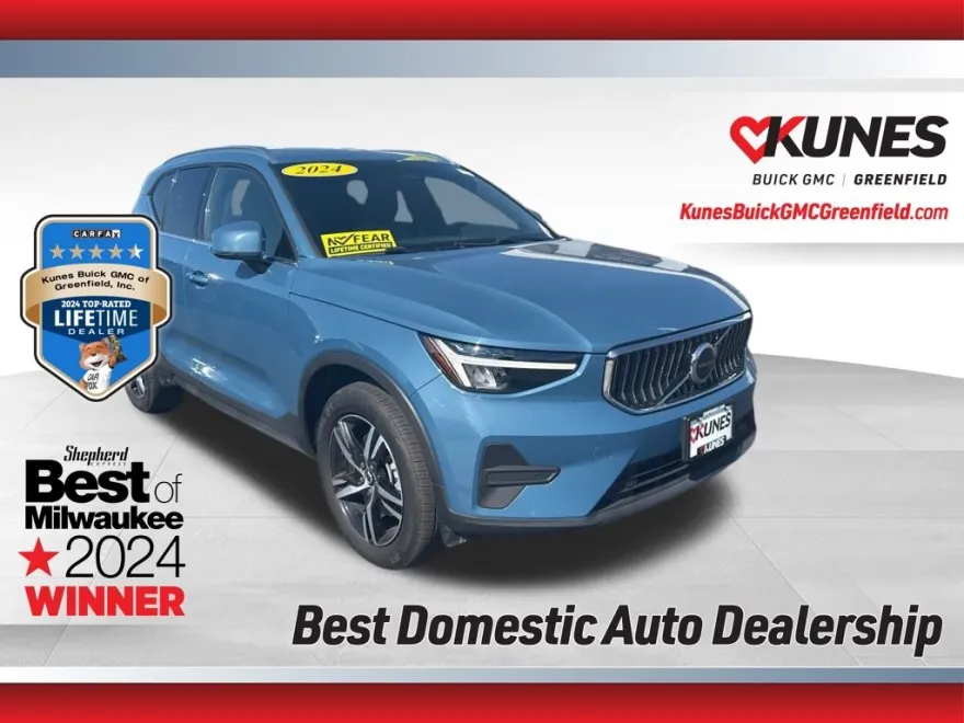 2024 Volvo XC40 Core photo 1