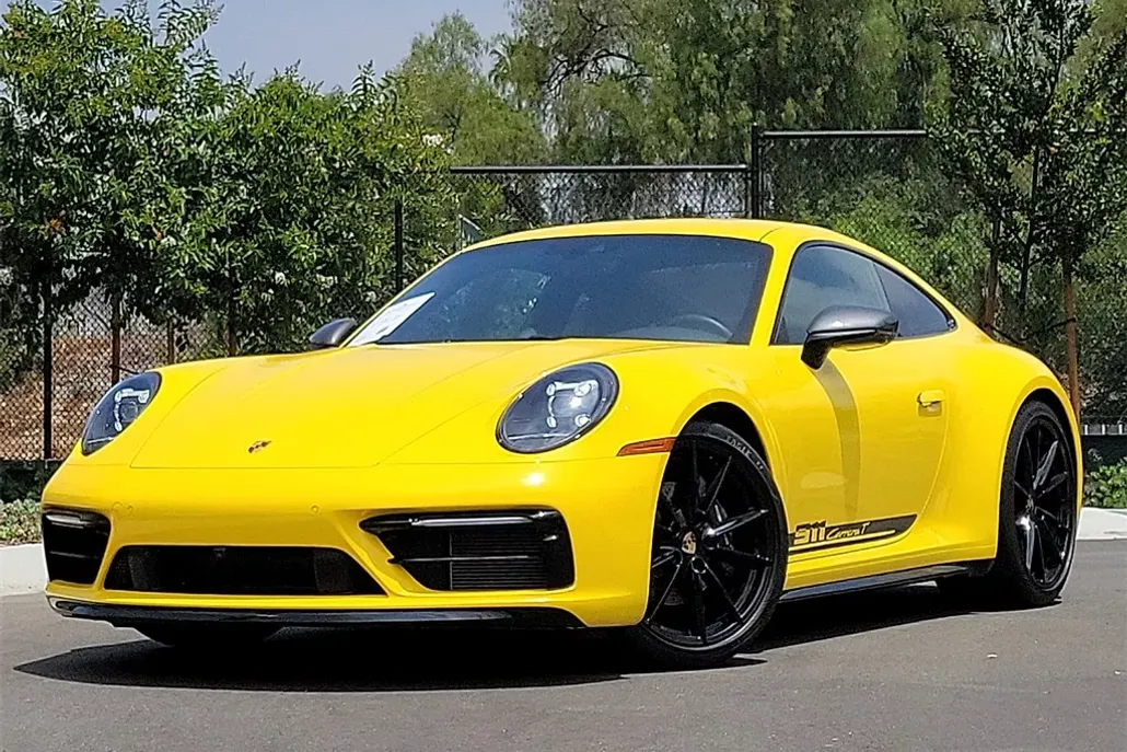 2024 Porsche 911 T photo 1