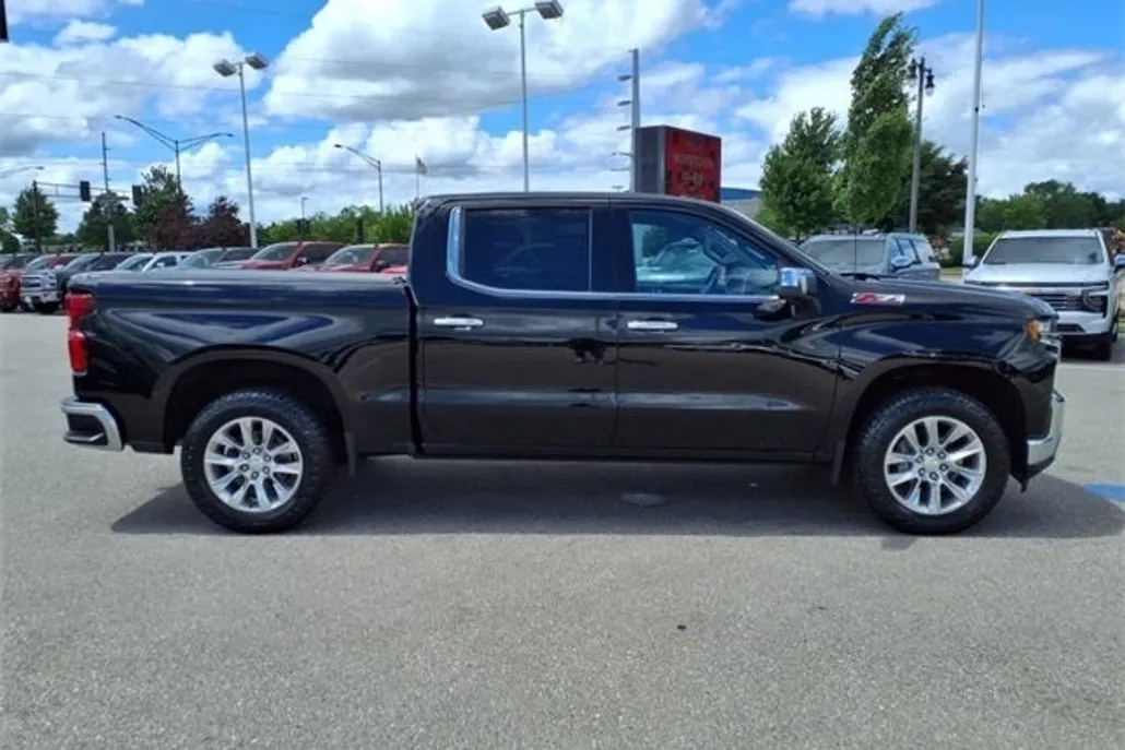 2021 Chevrolet Silverado 1500 LTZ photo 1