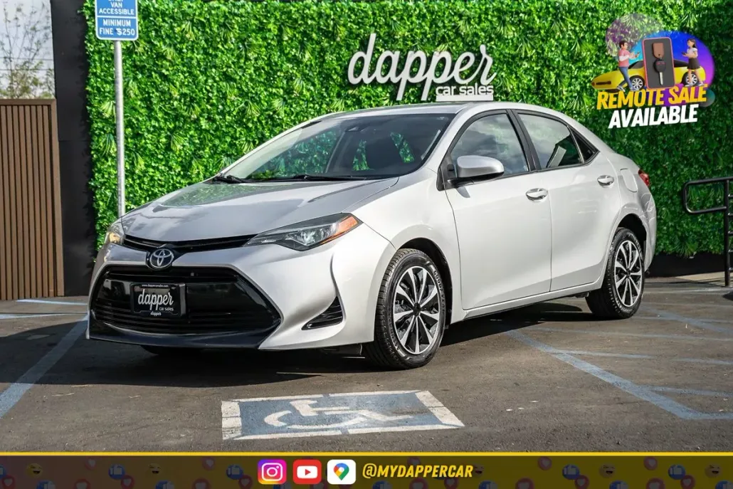 2017 Toyota Corolla LE photo 1