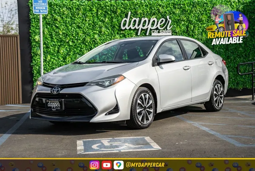 2017 Toyota Corolla LE photo 1