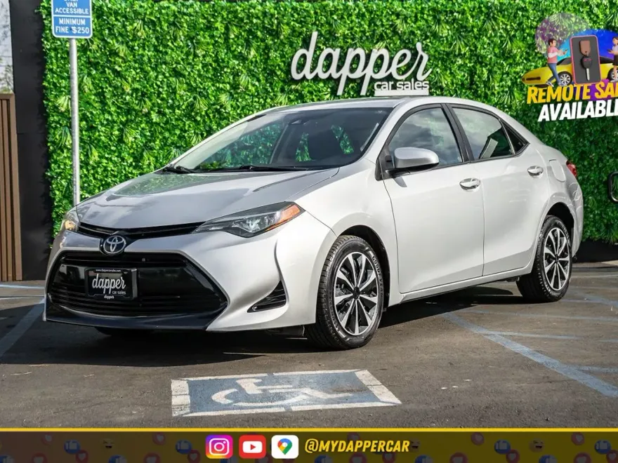 2017 Toyota Corolla LE photo 1