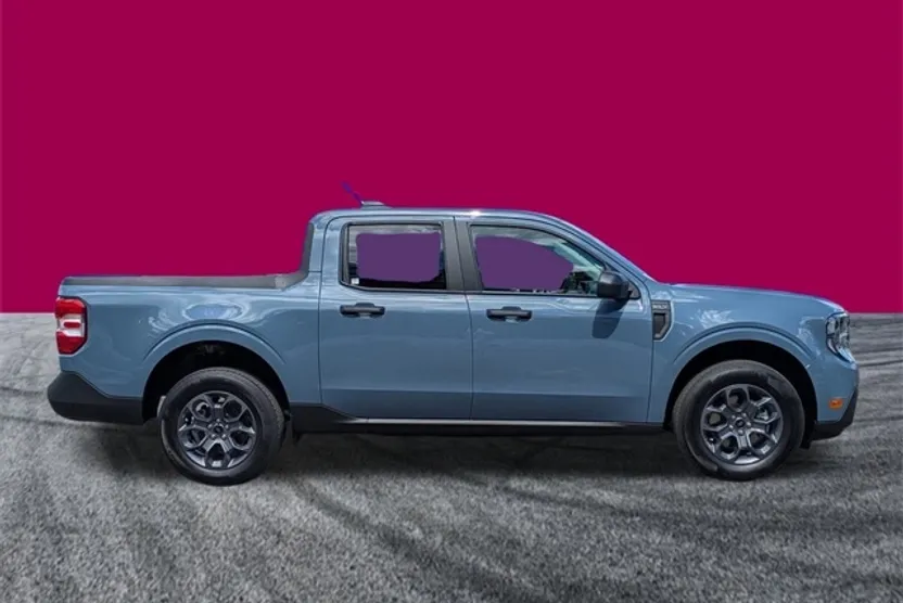 2025 Ford Maverick XLT photo 1