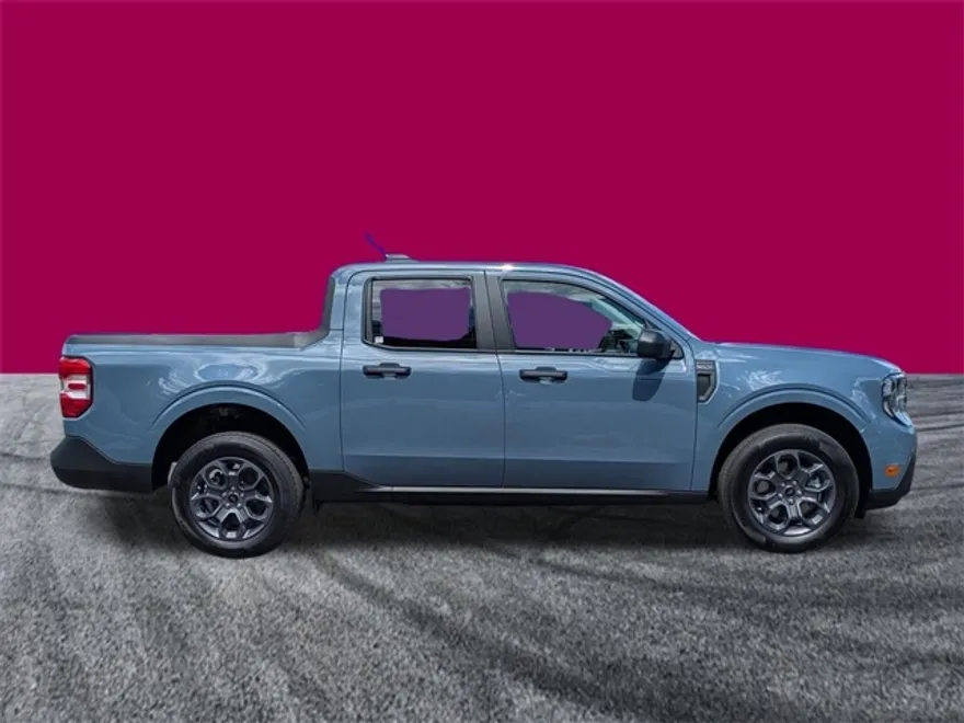 2025 Ford Maverick XLT photo 1