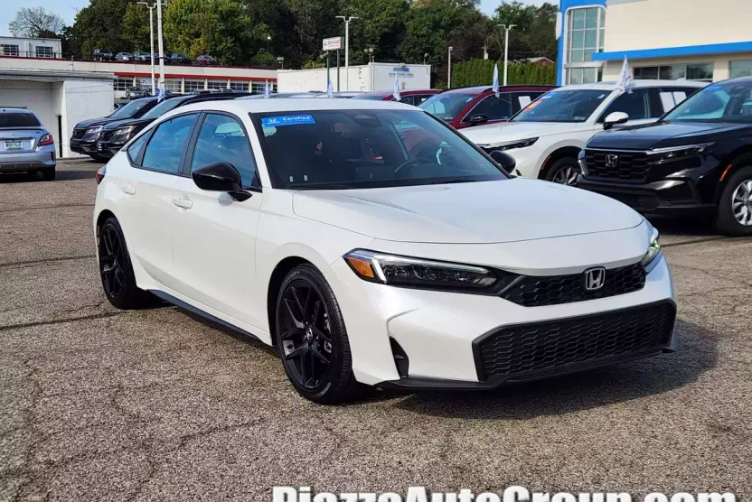 2025 Honda Civic Sport Hatchback photo 1