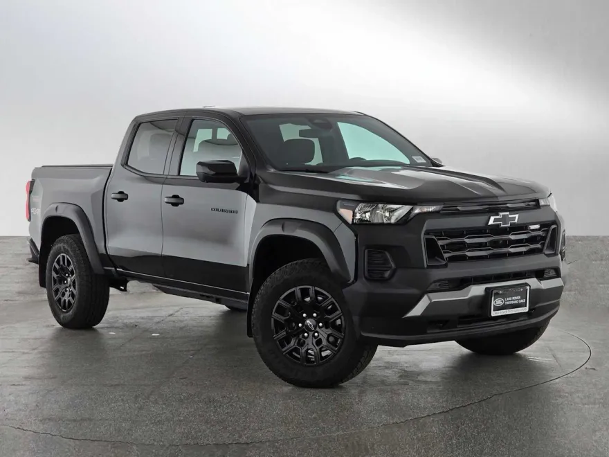 2024 Chevrolet Colorado Trail Boss photo 1
