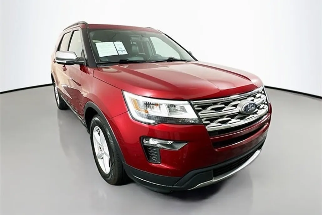 2018 Ford Explorer XLT photo 1