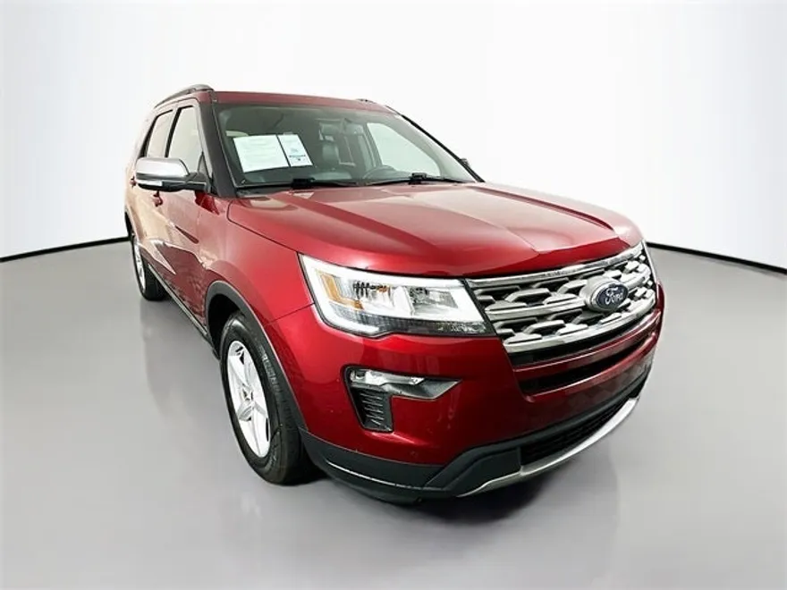 2018 Ford Explorer XLT photo 1