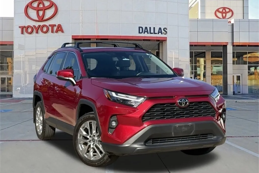 2024 Toyota RAV4 XLE Premium photo 1