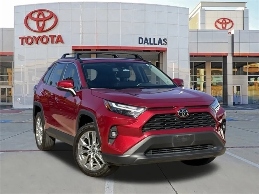 2024 Toyota RAV4 XLE Premium photo 1