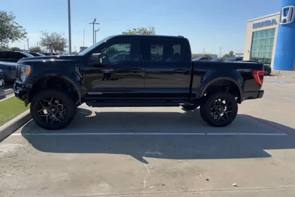 2023 Ford F-150 XLT photo 1