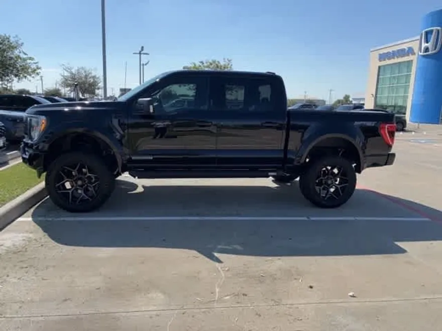 2023 Ford F-150 XLT photo 1