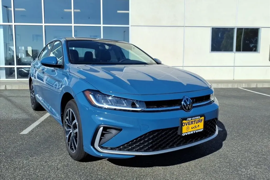 2025 Volkswagen Jetta SE photo 1