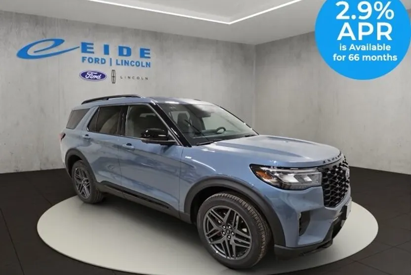 2025 Ford Explorer ST-Line photo 1