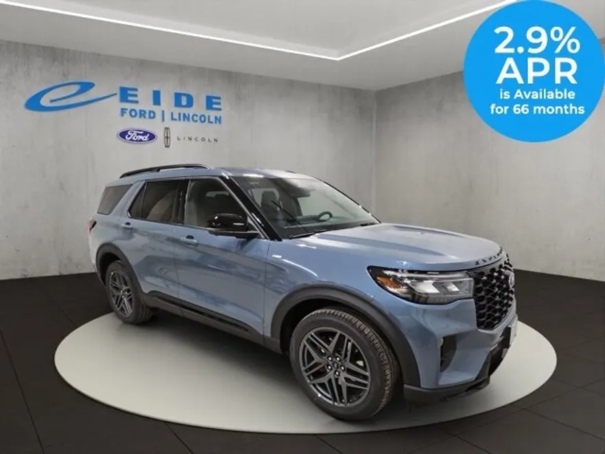 2025 Ford Explorer ST-Line photo 1