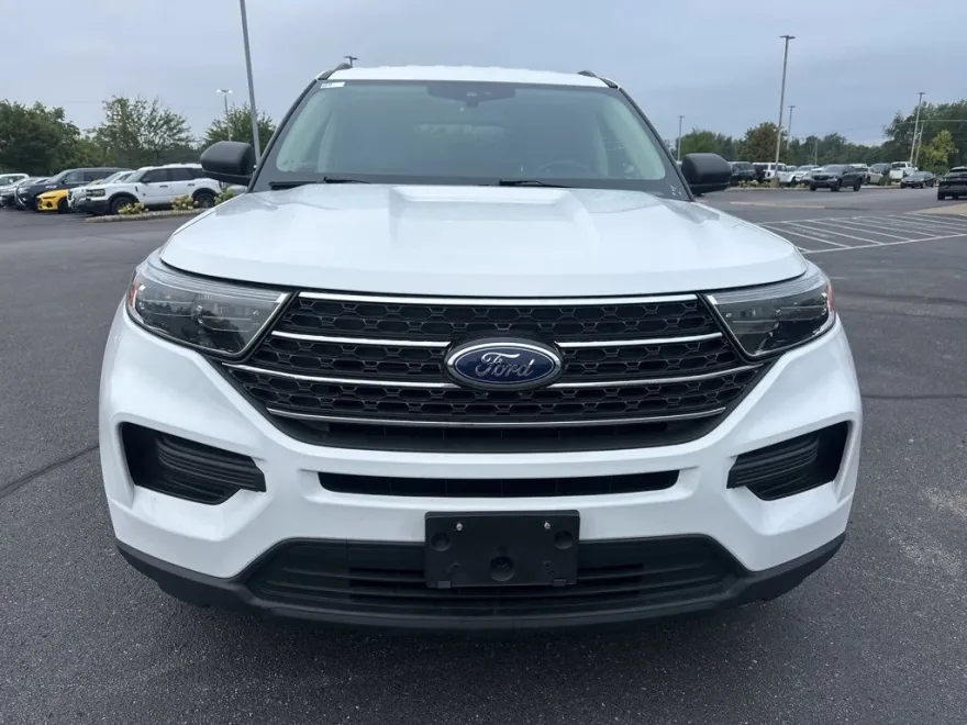 2022 Ford Explorer XLT photo 1