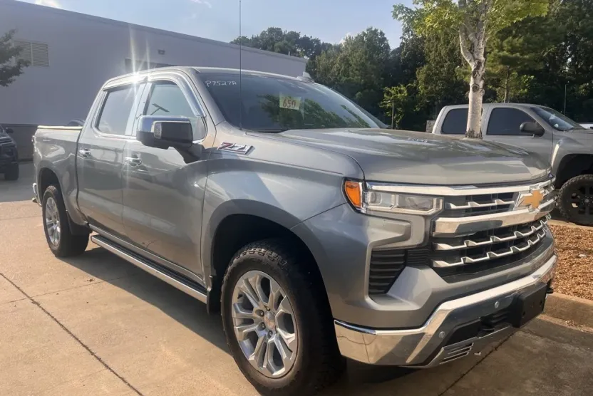 2023 Chevrolet Silverado 1500 LTZ photo 1