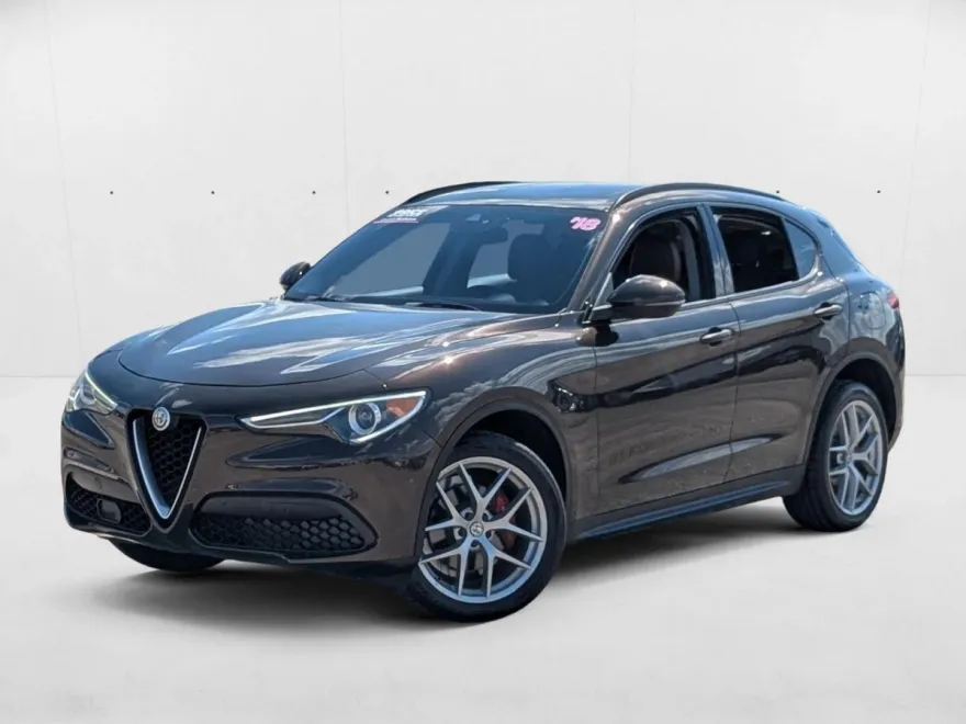 2018 Alfa Romeo Stelvio Sport photo 1