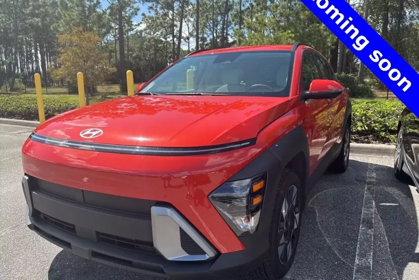 2025 Hyundai Kona SEL photo 1