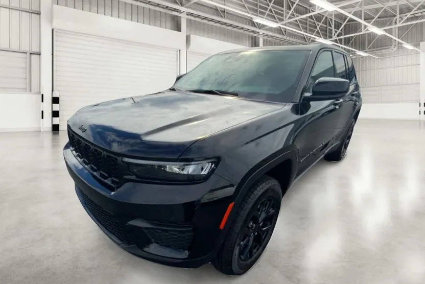 2025 Jeep Grand Cherokee Altitude photo 1