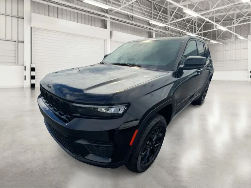 2025 Jeep Grand Cherokee Altitude photo 1