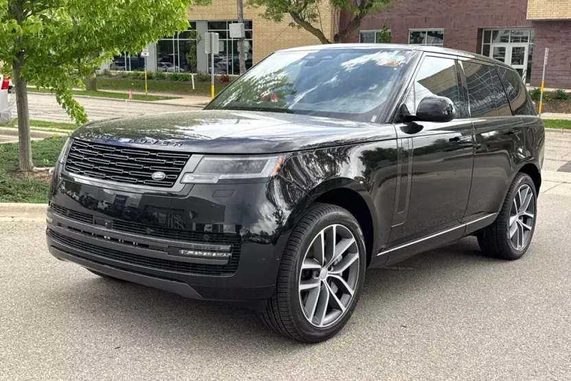 2025 Land Rover Range Rover SE photo 1