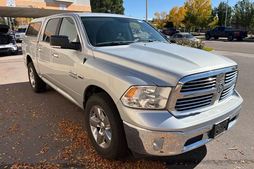 2017 Ram 1500 SLT photo 1