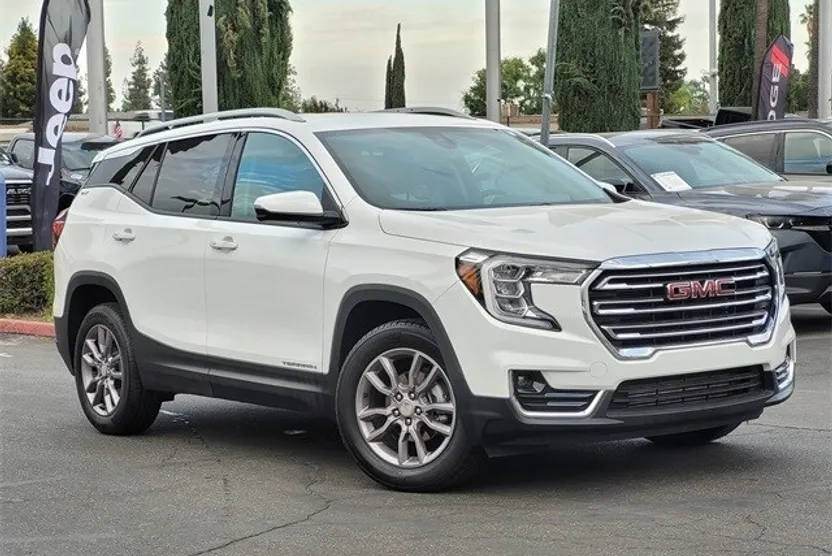 2024 Gmc Terrain SLT photo 1