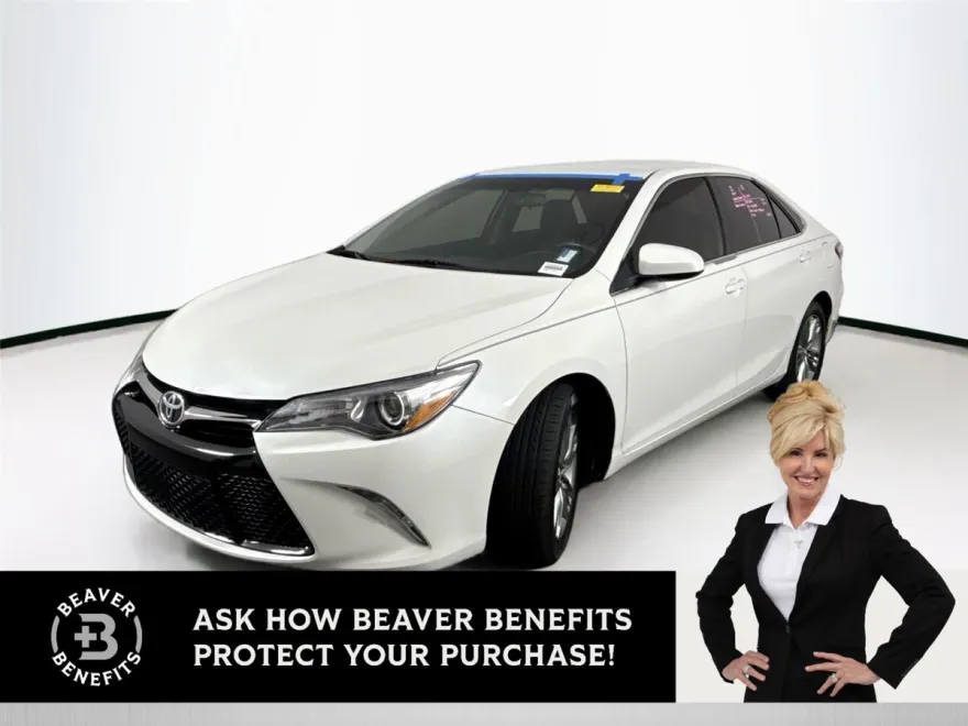 2015 Toyota Camry SE photo 1