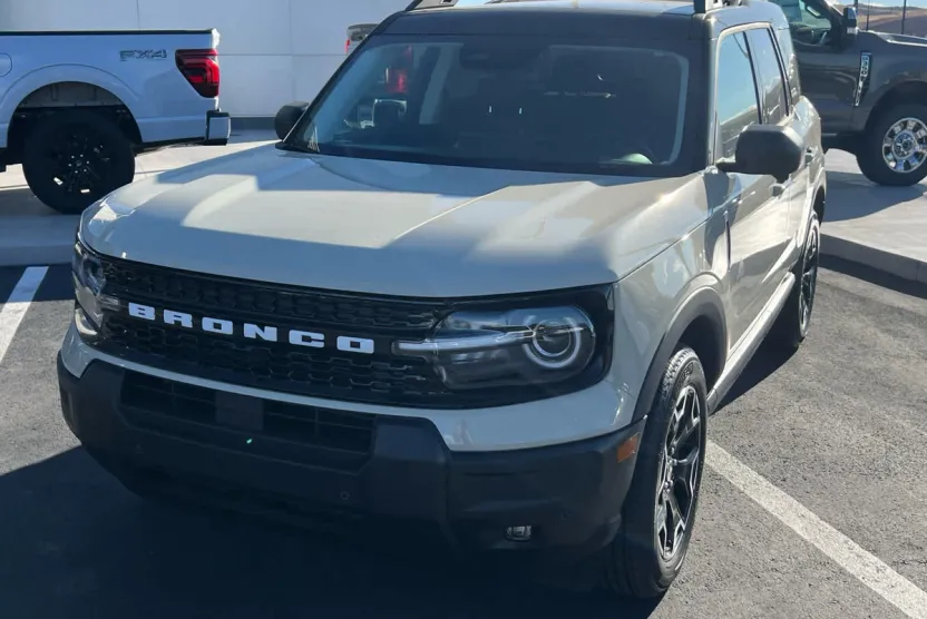 2025 Ford Bronco Sport Outer Banks photo 1
