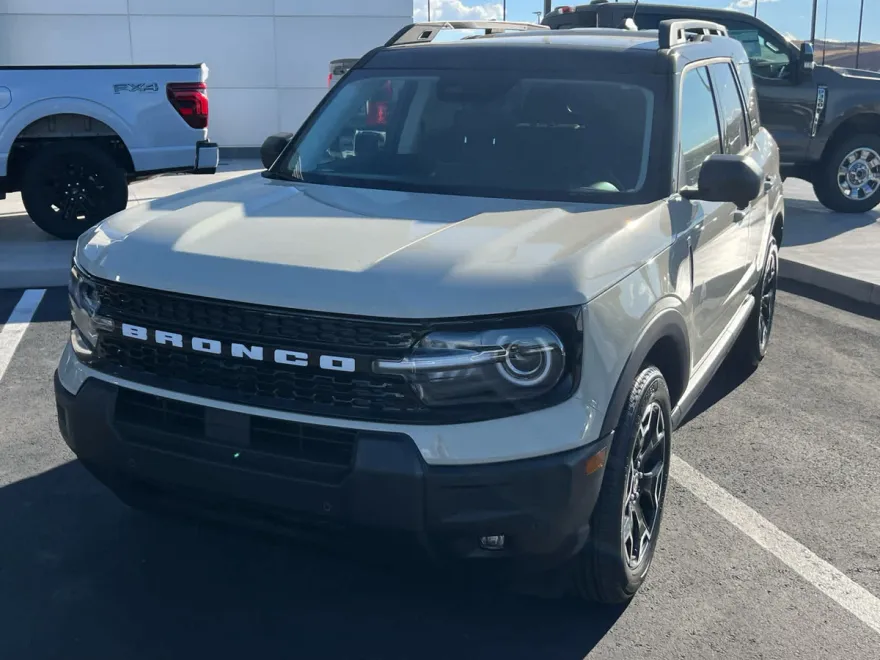2025 Ford Bronco Sport Outer Banks photo 1