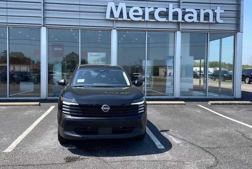 2025 Nissan Kicks S photo 1