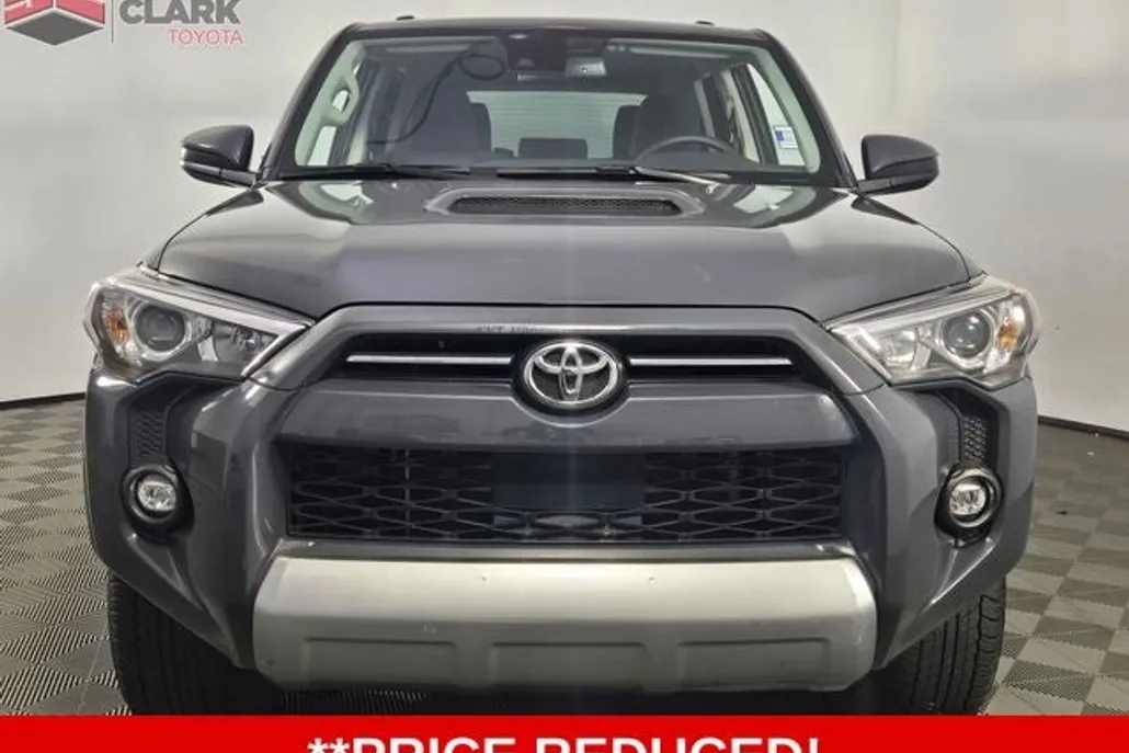 2024 Toyota 4Runner TRD Off-Road Sport photo 1