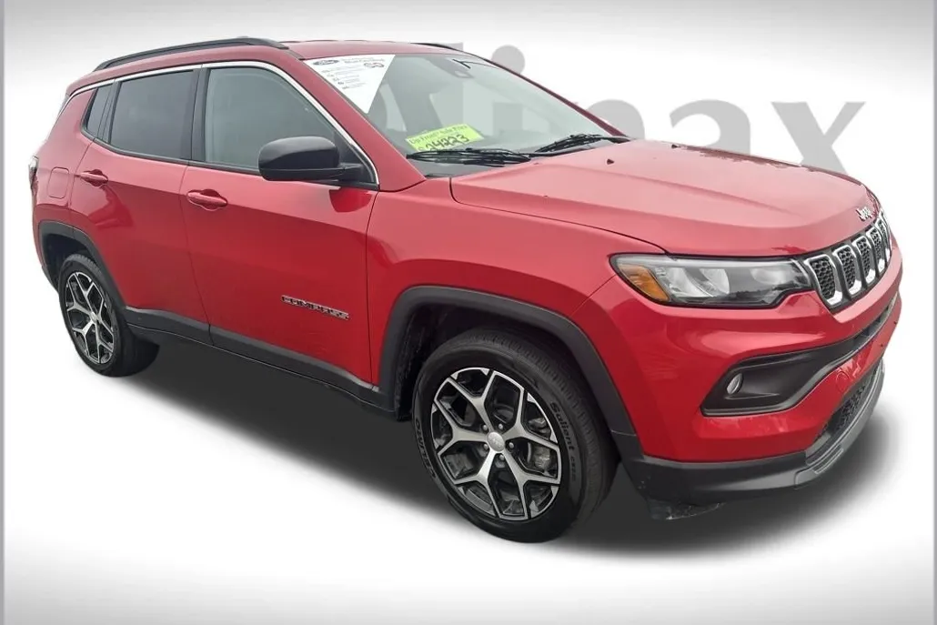 2024 Jeep Compass Latitude photo 1
