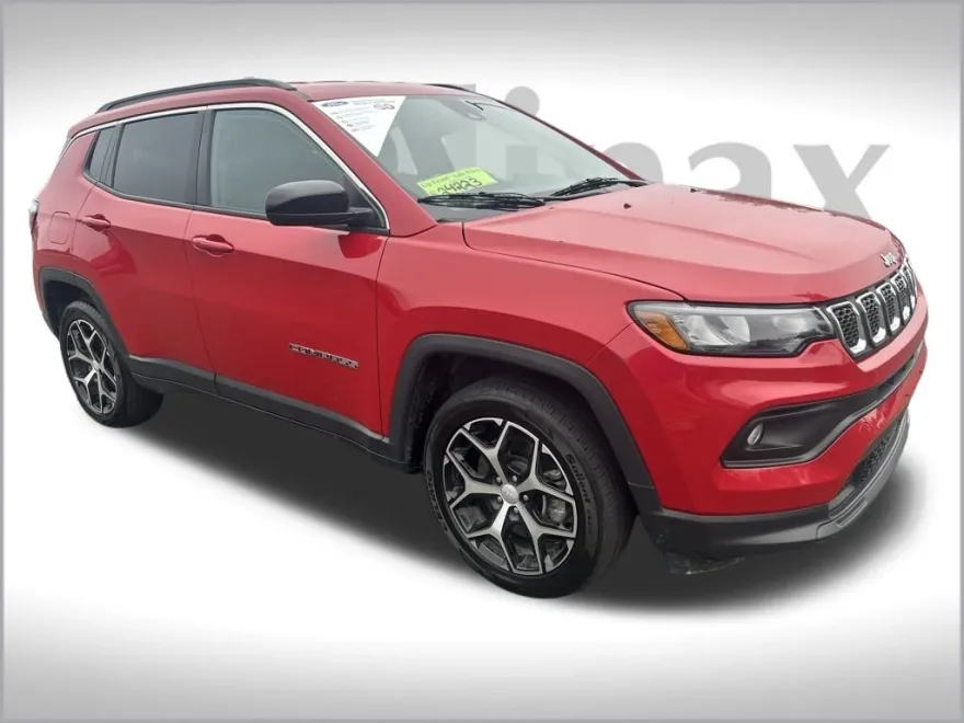 2024 Jeep Compass Latitude photo 1