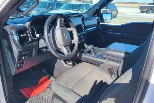 2021 Ford F-150 XLT photo 2