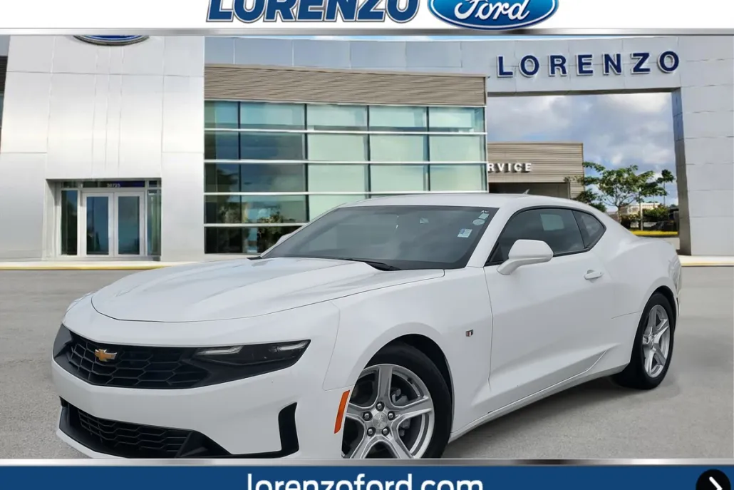 2023 Chevrolet Camaro 1LT photo 1