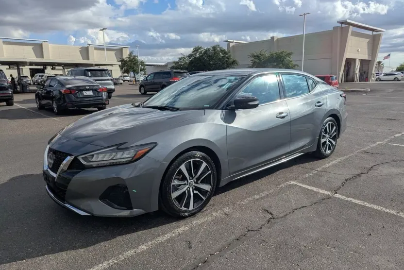 2023 Nissan Maxima SV photo 1