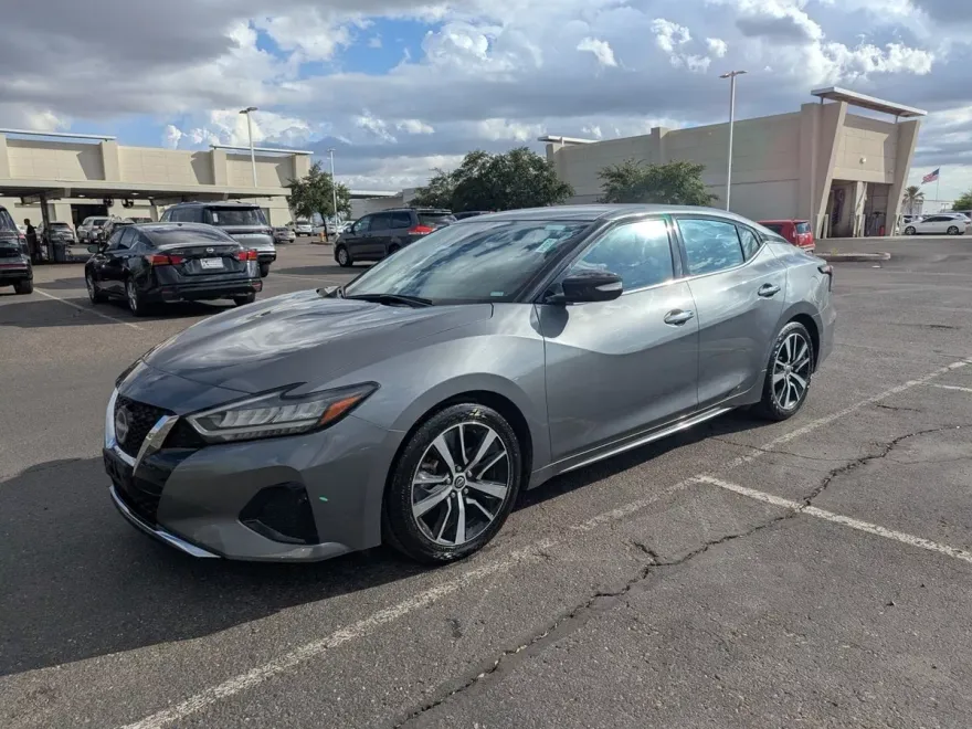 2023 Nissan Maxima SV photo 1