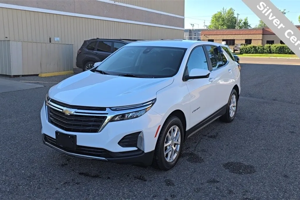 2023 Chevrolet Equinox LT photo 1