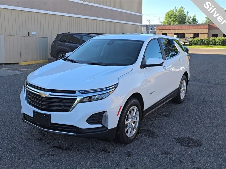 2023 Chevrolet Equinox LT photo 1