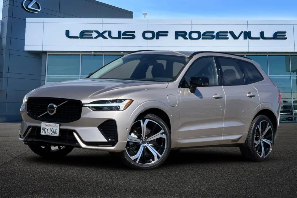 2024 Volvo XC60 Recharge Hybrid Ultimate photo 1