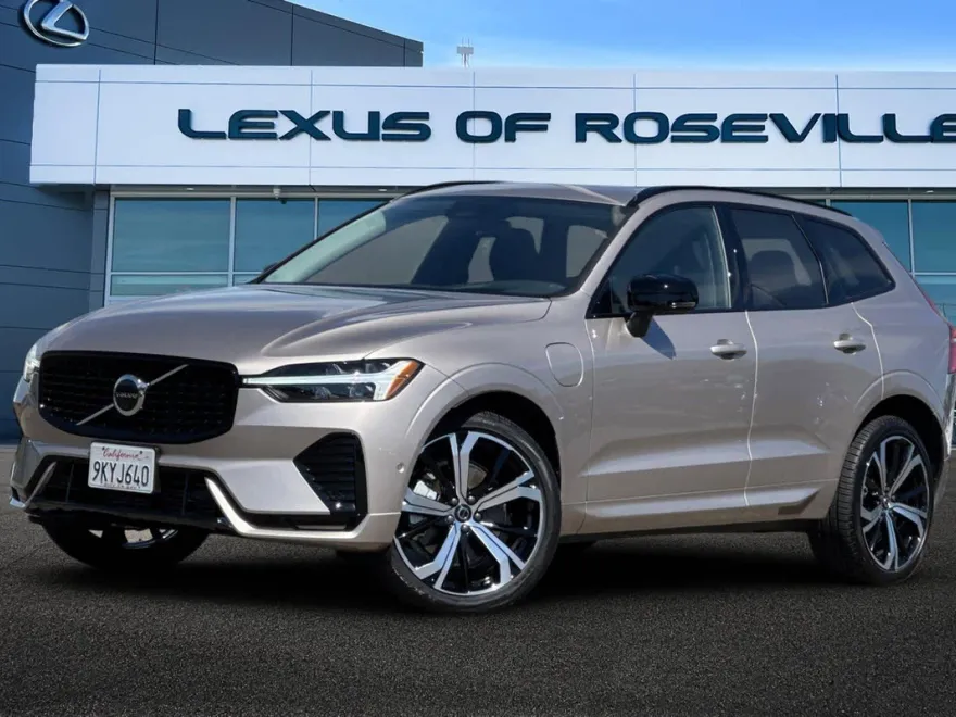 2024 Volvo XC60 Recharge Hybrid Ultimate photo 1