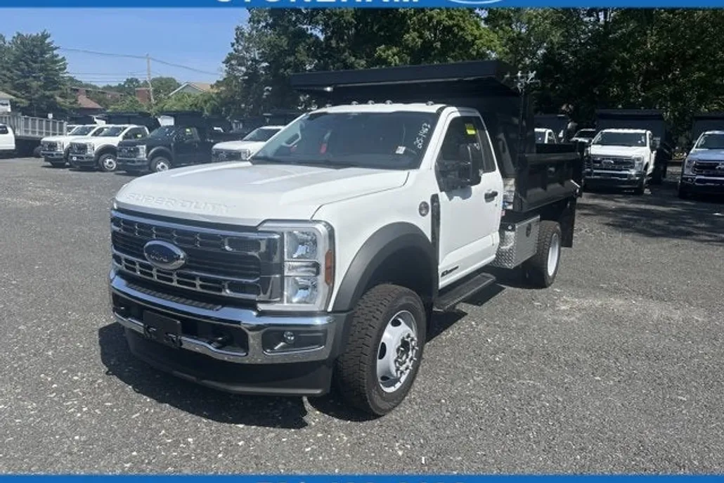 2025 Ford F-550 XL photo 1