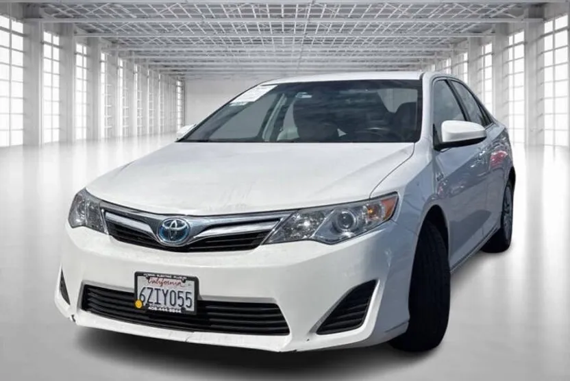 2012 Toyota Camry LE Hybrid photo 1